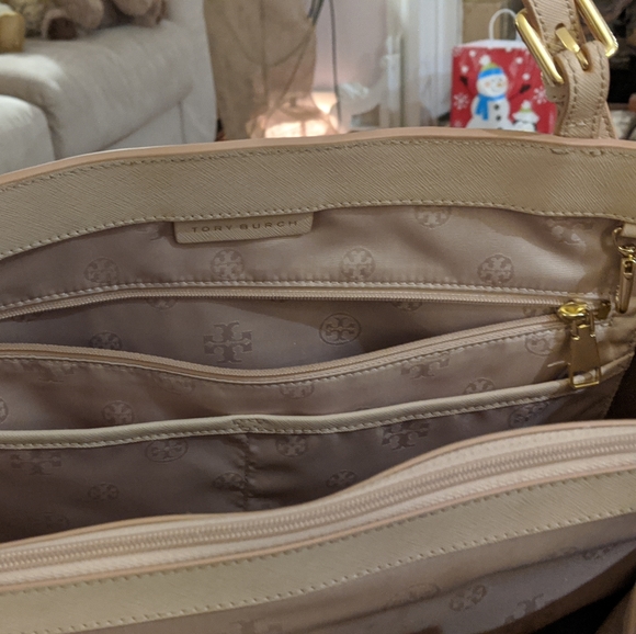 Tory Burch Large Emerson Tote - Picture 6 of 8